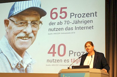 Das Internet ist schon lange in der Mitte der Gesellschaft angekommen - und auch bei der älteren Generation. Foto: Gesellschaft Deutscher Krankenhaustag